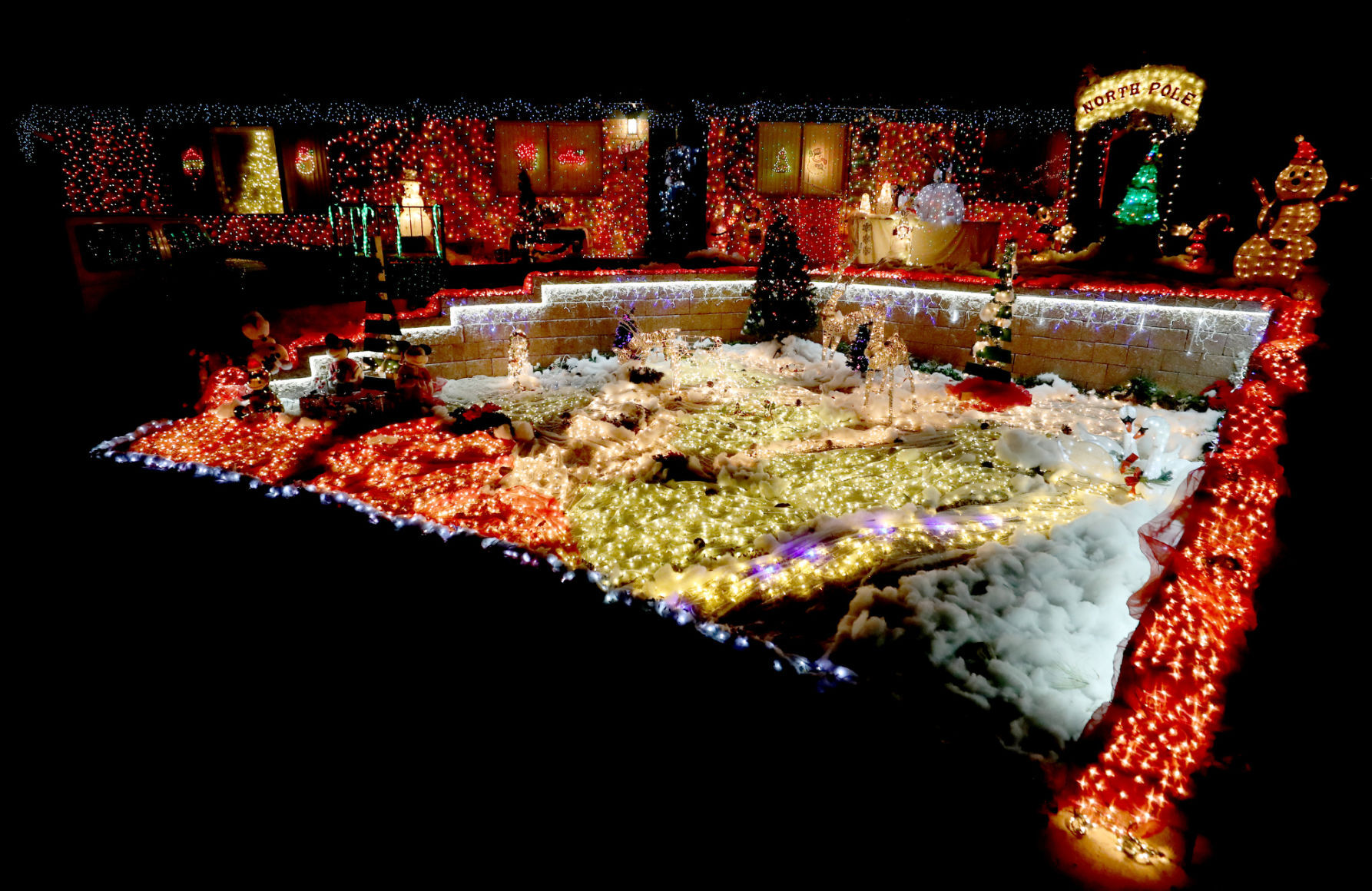 Luces de Navidad en Casas de °Õ³Ü³¦²õó²Ô (LE)